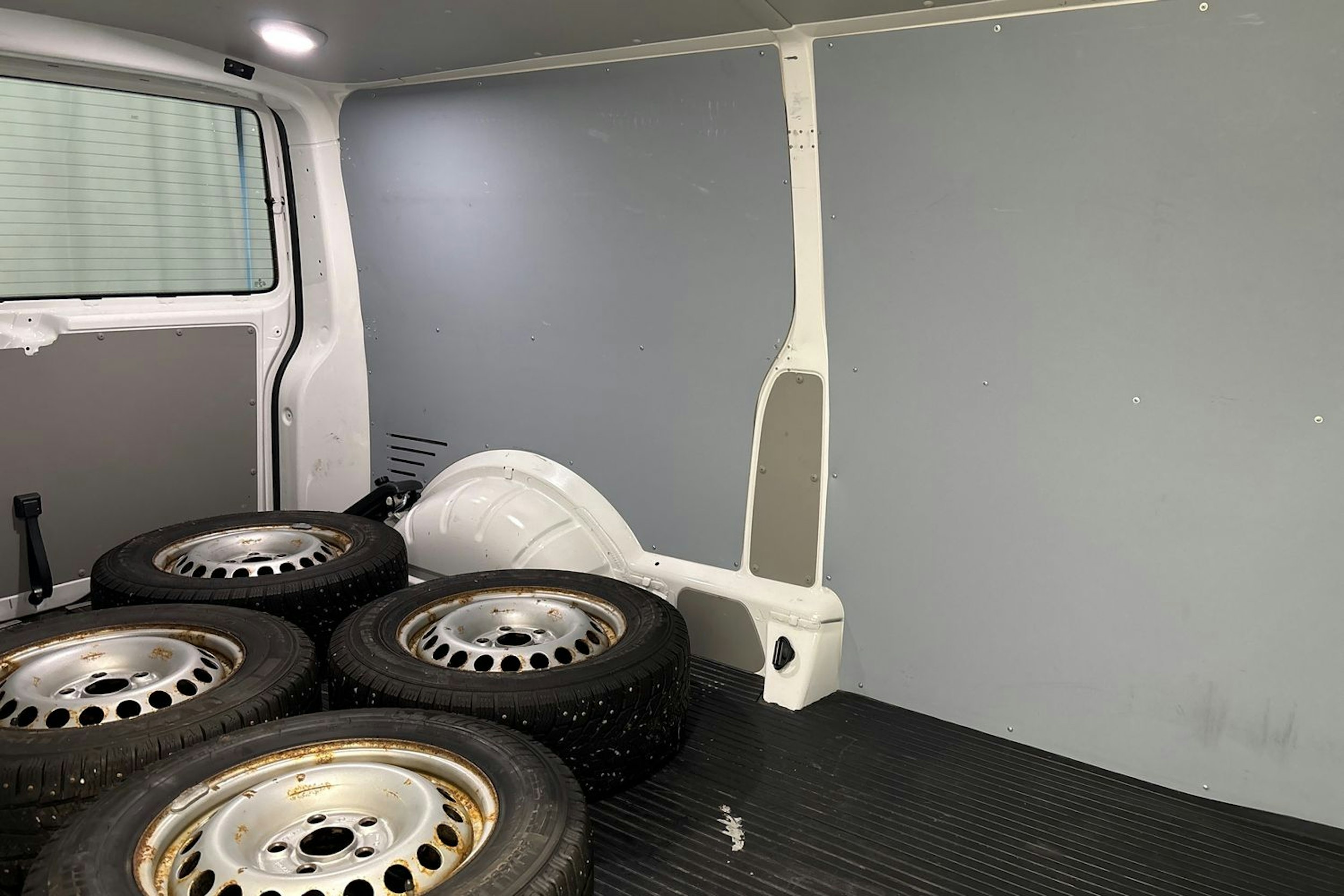 Valkoinen Volkswagen TRANSPORTER 2017 kuva 21.