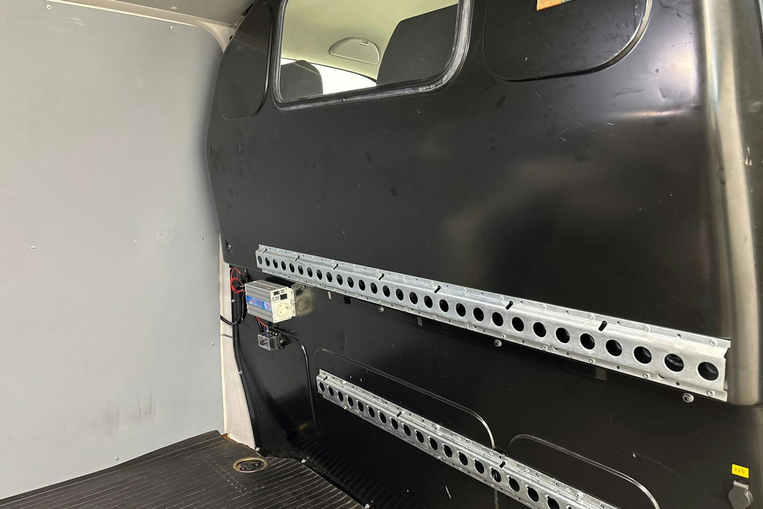 Valkoinen Volkswagen TRANSPORTER 2017 kuva 22.