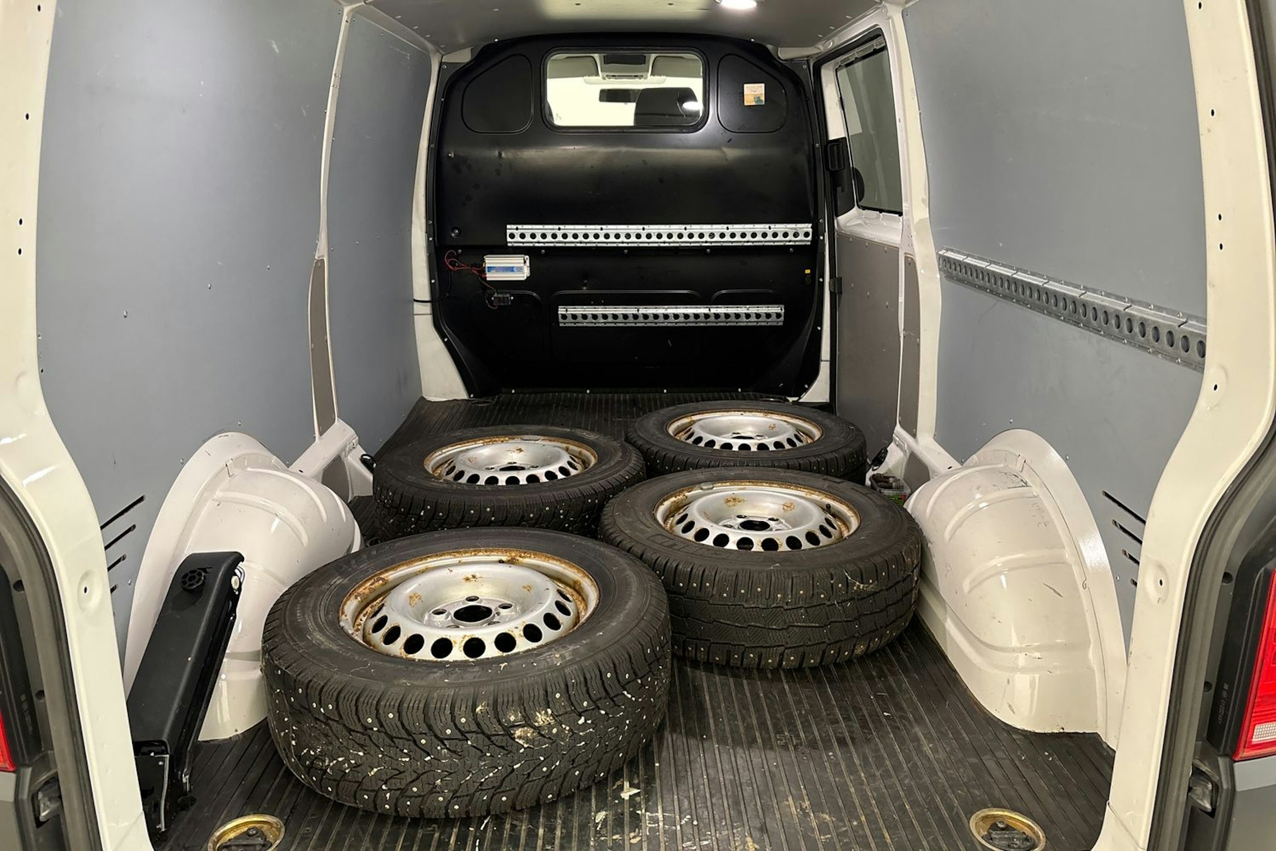 Valkoinen Volkswagen TRANSPORTER 2017 kuva 23.
