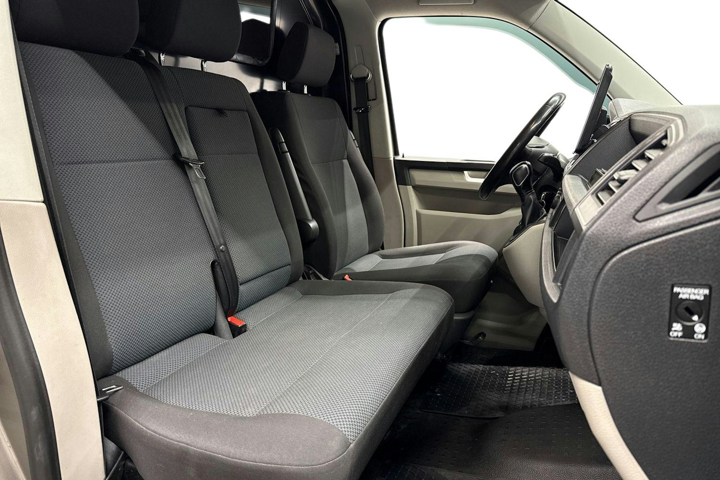 Ruskea (beige) Volkswagen TRANSPORTER 2017 kuva 11.