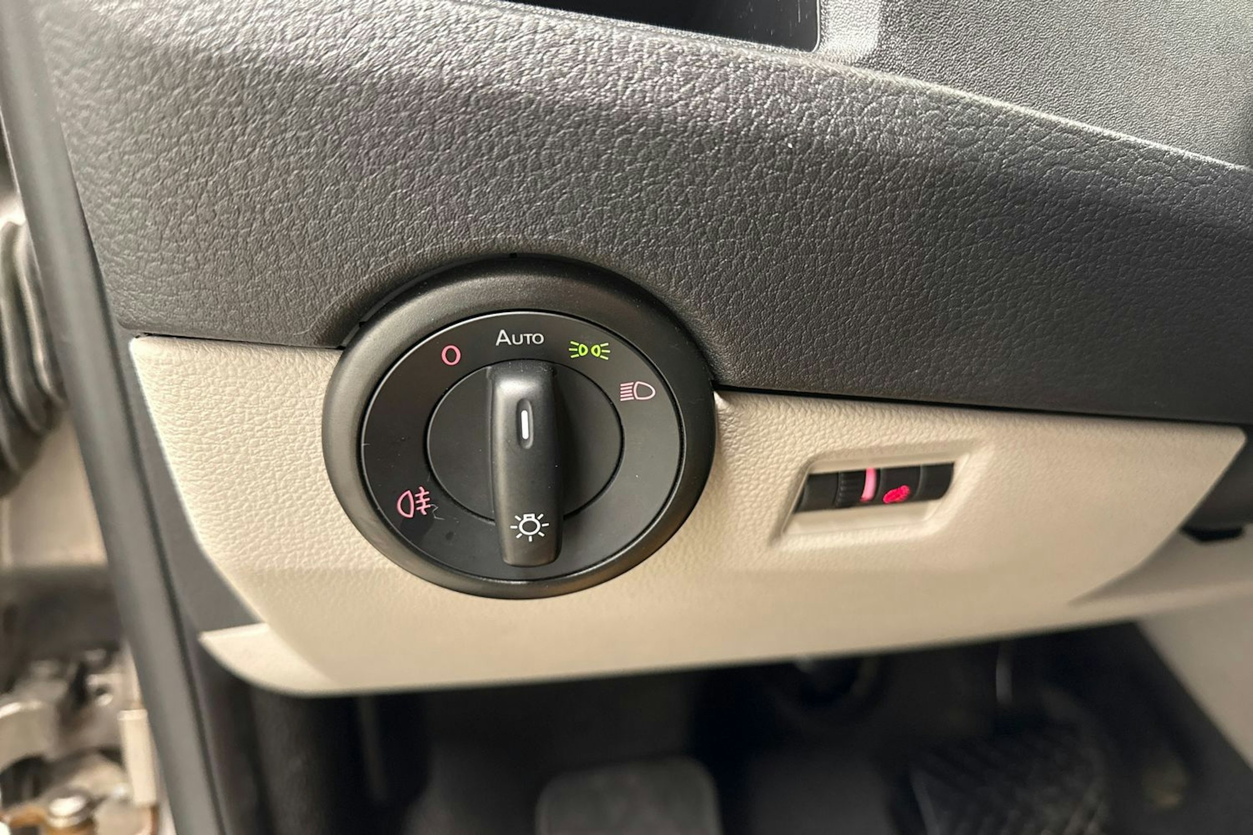 Ruskea (beige) Volkswagen TRANSPORTER 2017 kuva 19.