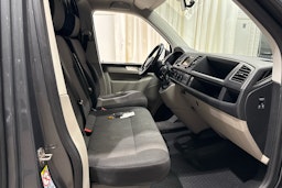 harmaa Volkswagen Transporter 2017 kuva 8.