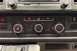 harmaa Volkswagen Transporter 2017 kuva 16.