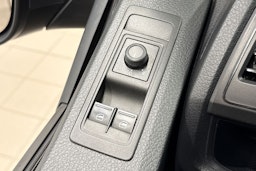 harmaa Volkswagen Transporter 2017 kuva 19.