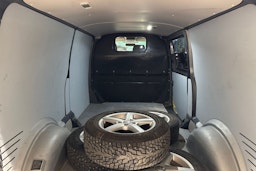 harmaa Volkswagen Transporter 2017 kuva 21.