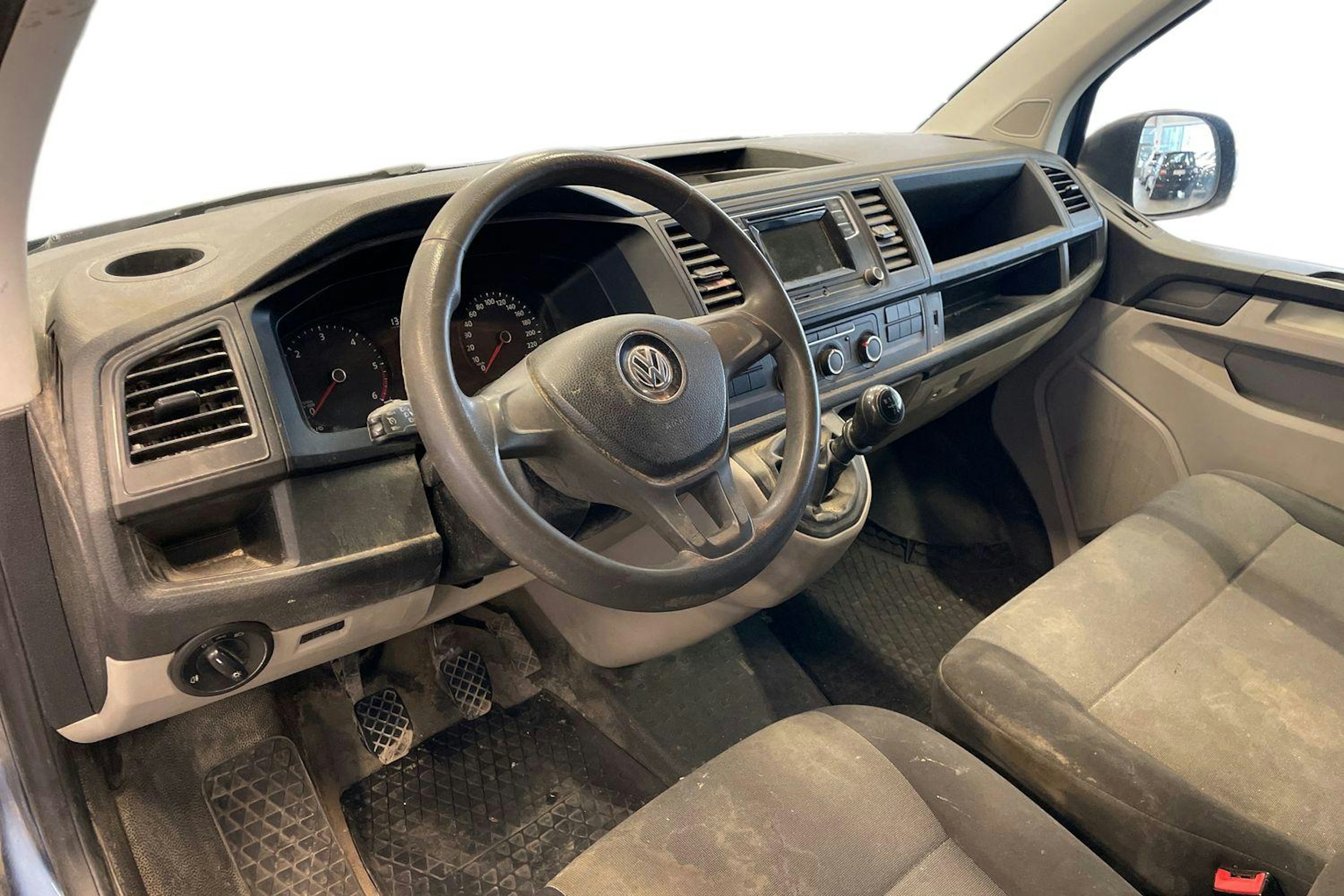 sininen Volkswagen Transporter 2017 kuva 3.