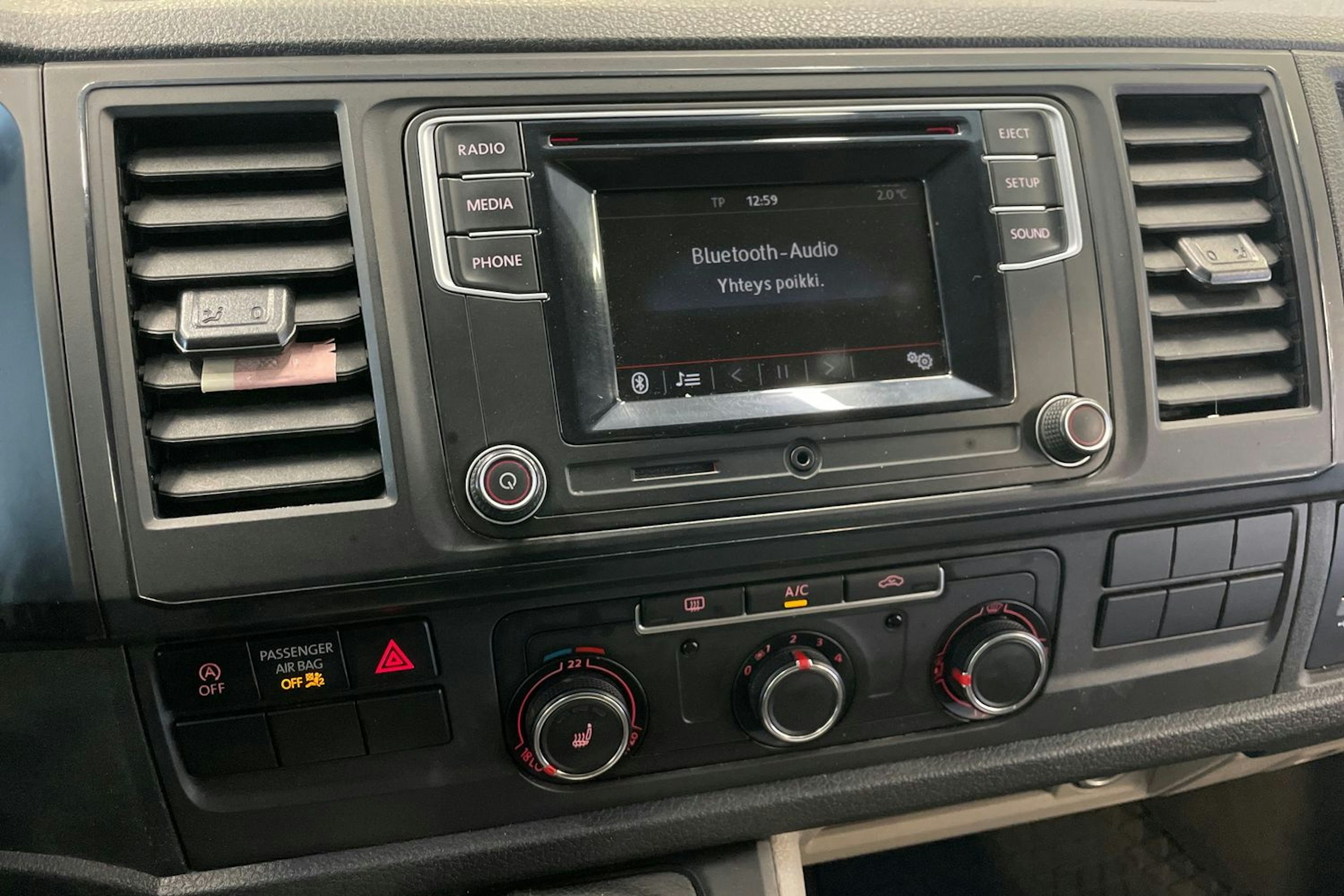 sininen Volkswagen Transporter 2017 kuva 16.