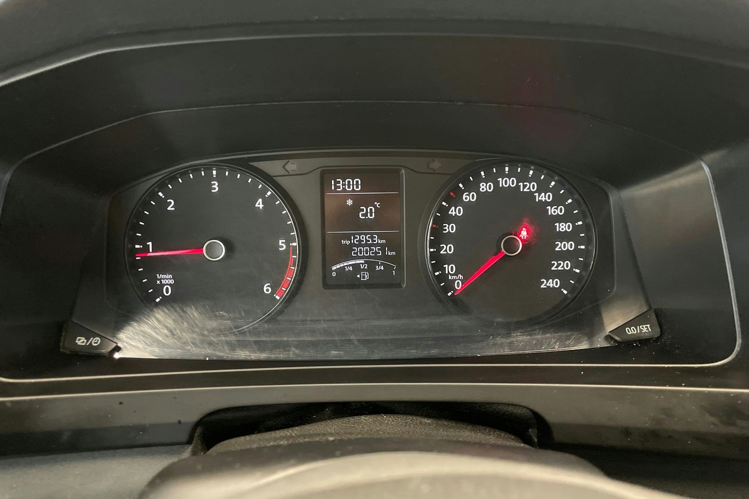 sininen Volkswagen Transporter 2017 kuva 18.