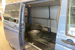 sininen Volkswagen Transporter 2017 kuva 20.