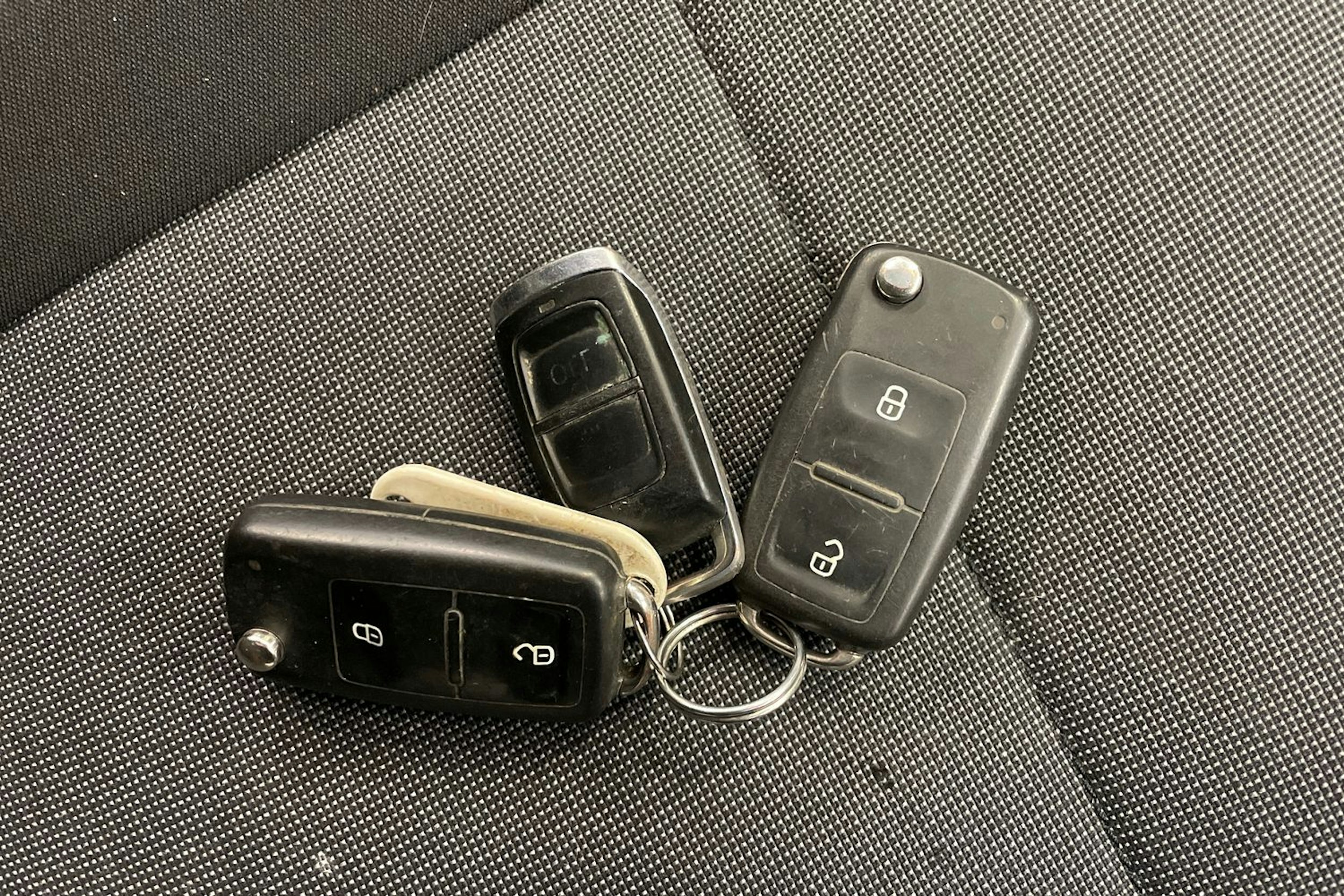 sininen Volkswagen Transporter 2017 kuva 21.