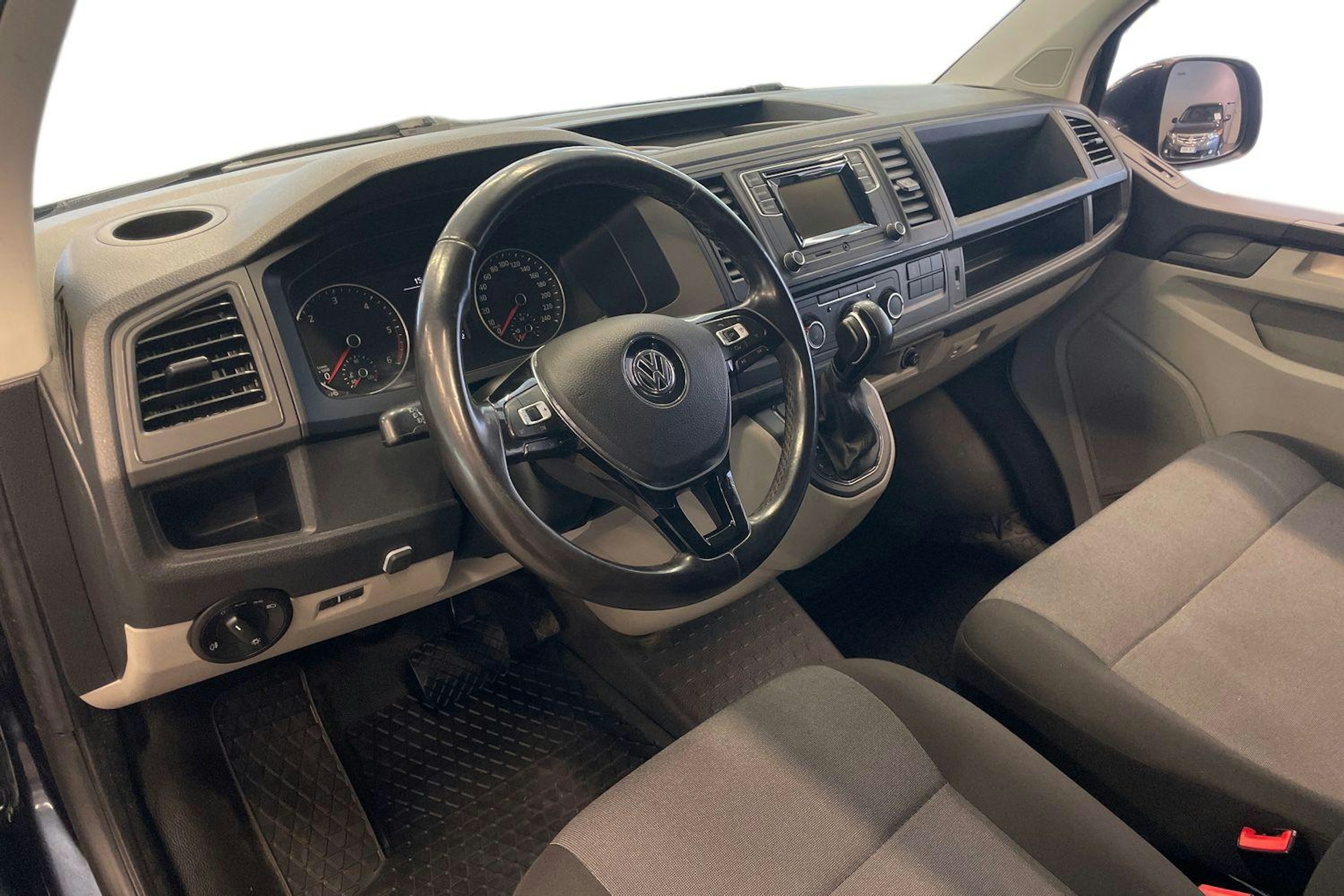 Sininen Volkswagen TRANSPORTER 2017 kuva 7.