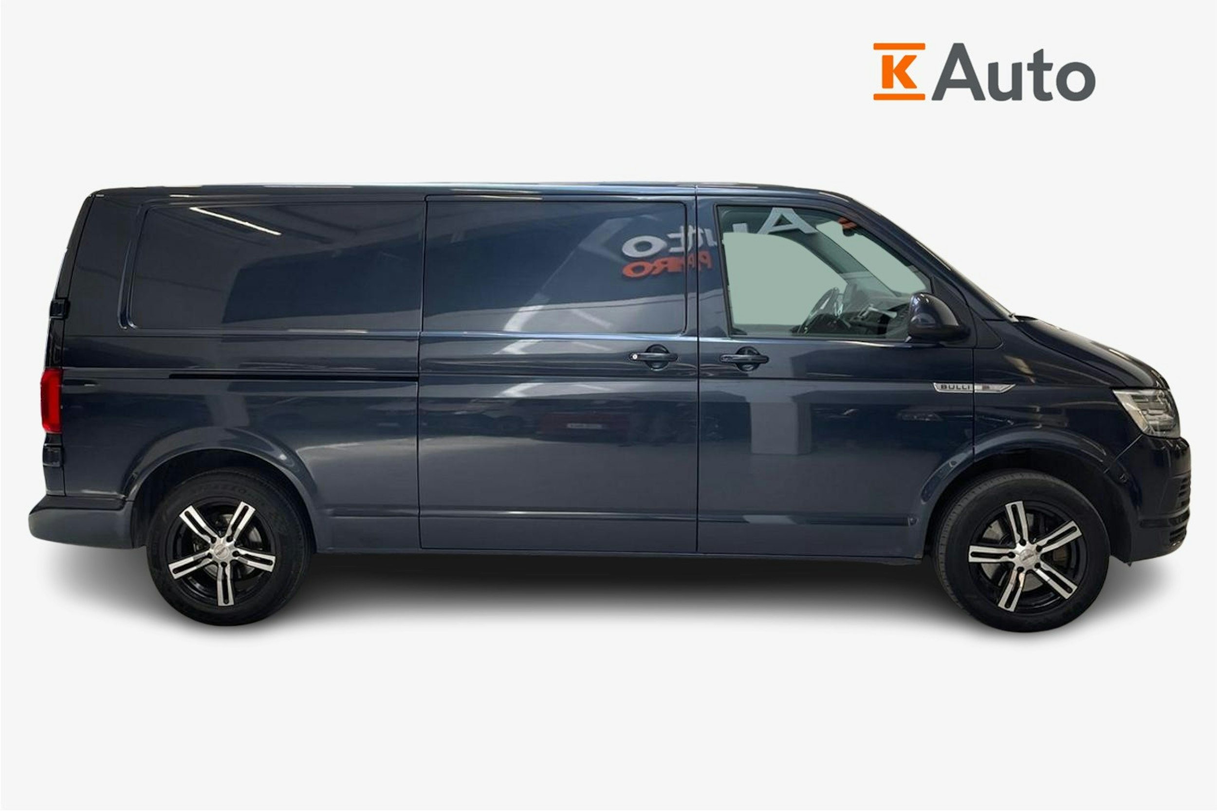 sininen Volkswagen Transporter 2017 kuva 6.