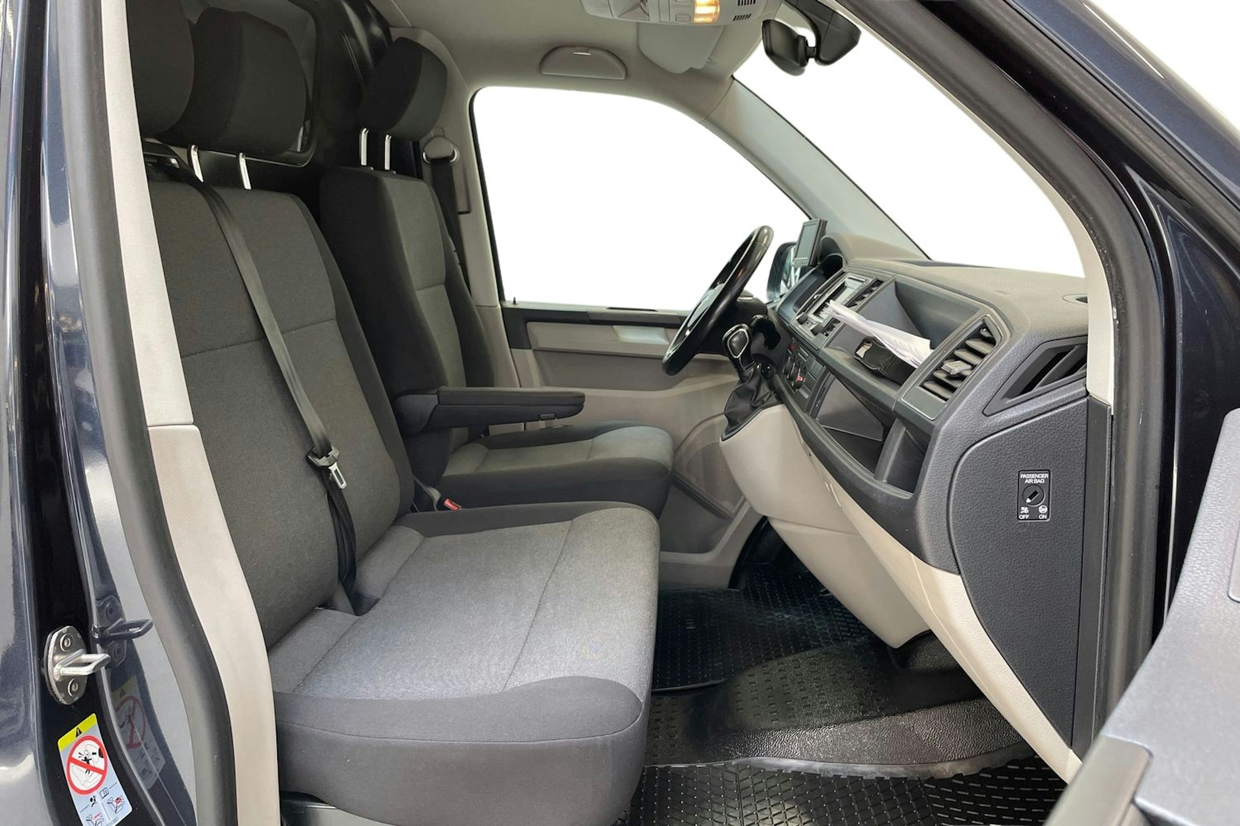 sininen Volkswagen Transporter 2017 kuva 10.