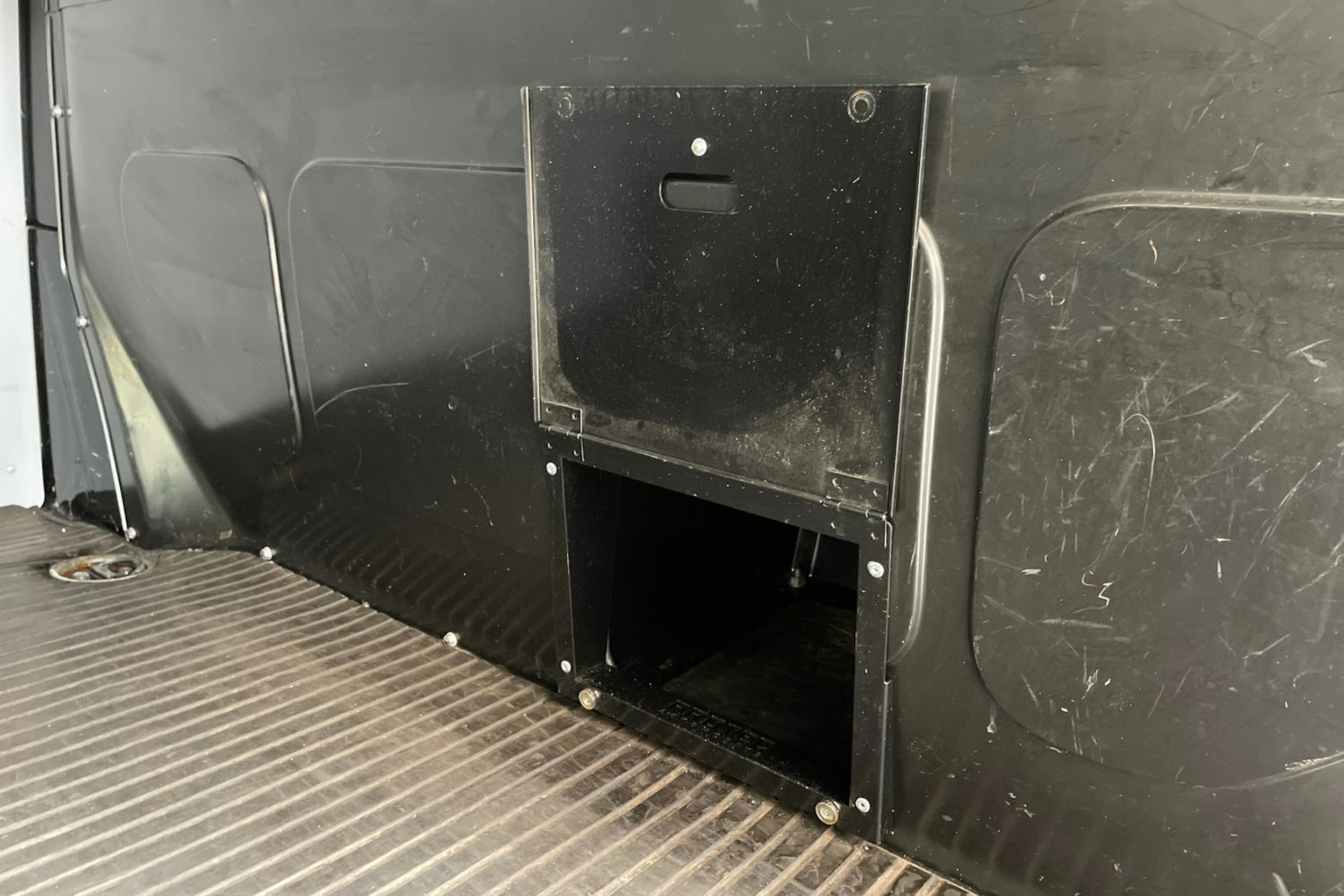 sininen Volkswagen Transporter 2017 kuva 19.