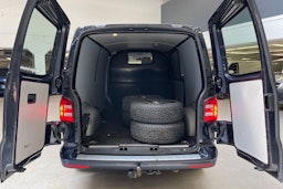 sininen Volkswagen Transporter 2017 kuva 21.