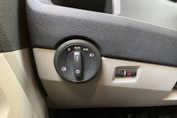 sininen Volkswagen Transporter 2017 kuva 26.