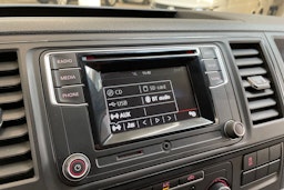 sininen Volkswagen Transporter 2017 kuva 29.