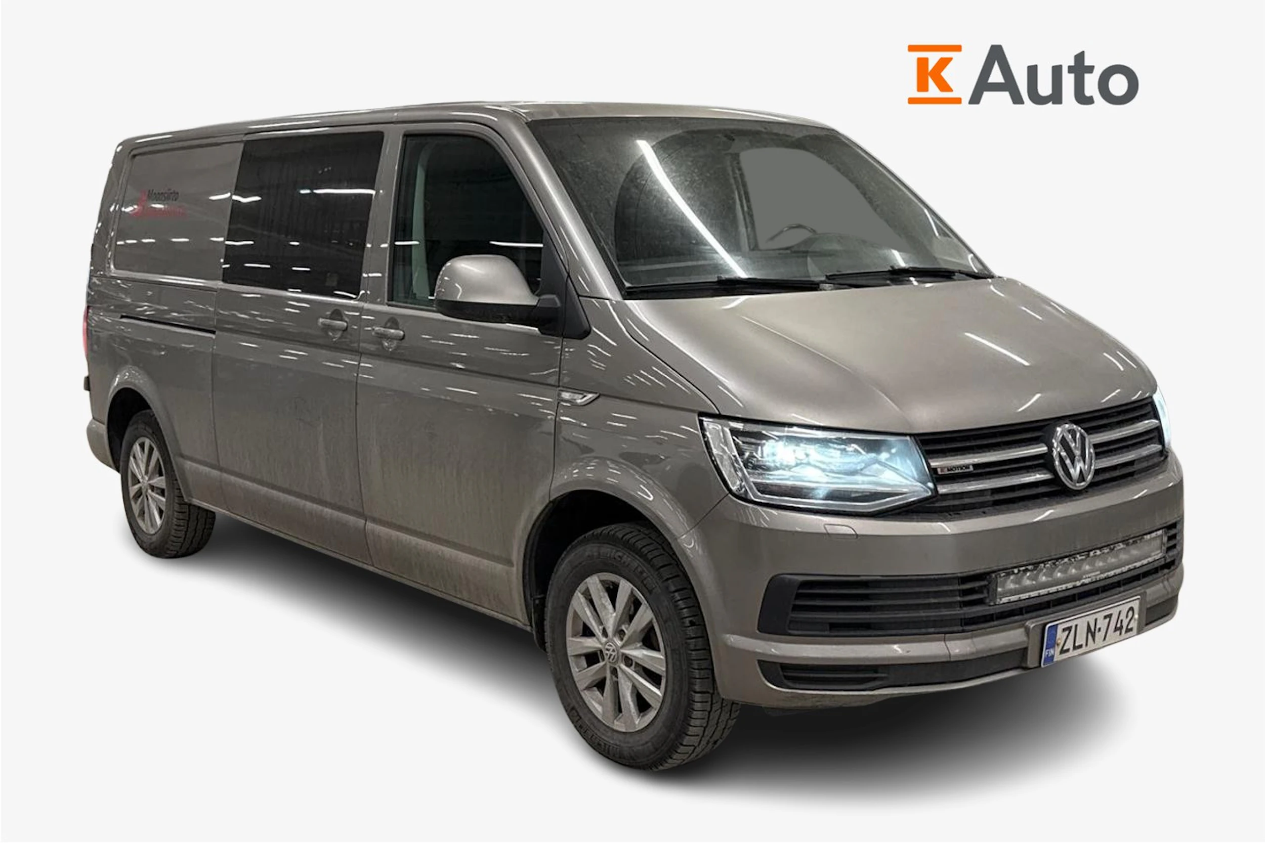 Ruskea (beige) Volkswagen TRANSPORTER 2017 kuva 1.