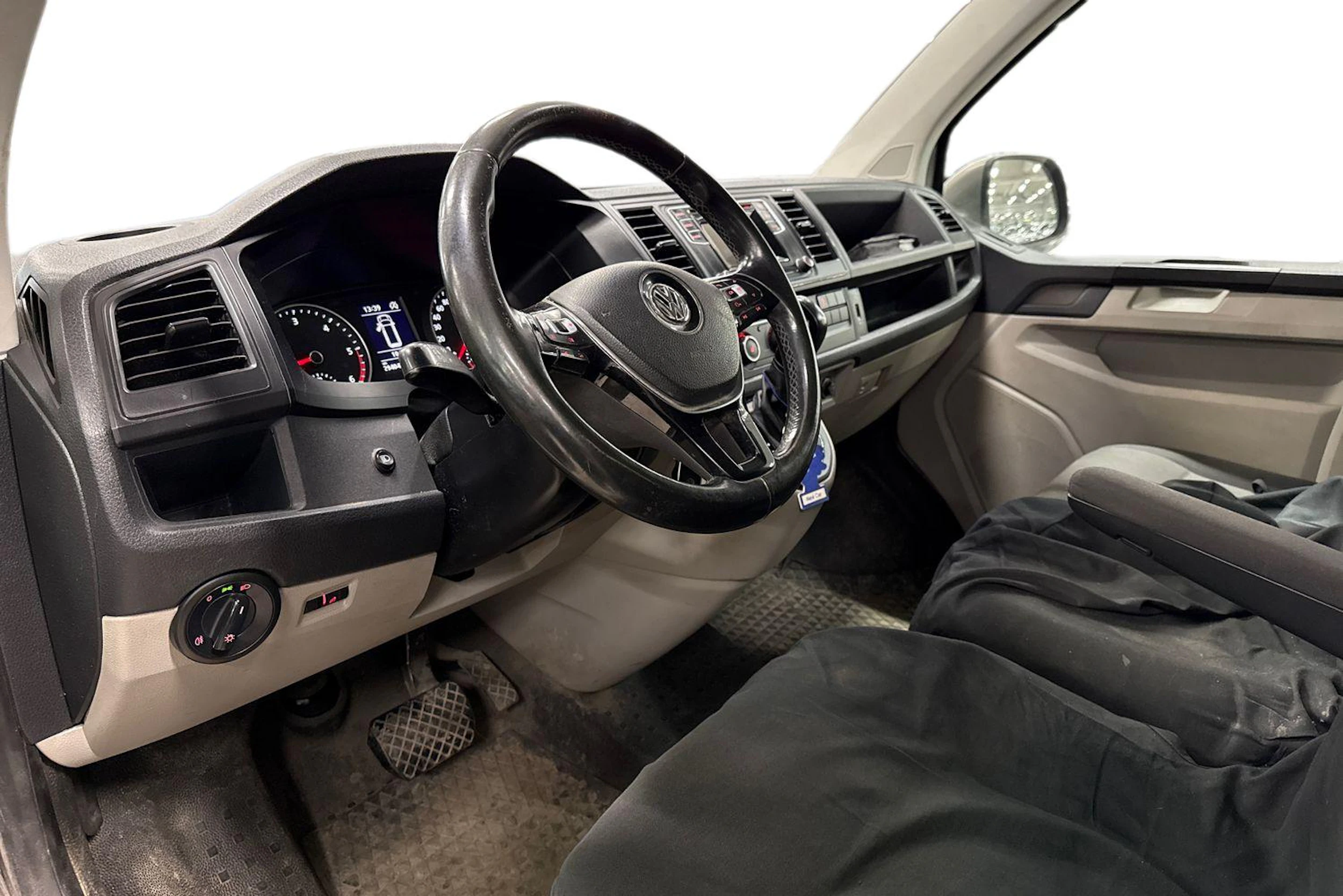 Ruskea (beige) Volkswagen TRANSPORTER 2017 kuva 3.