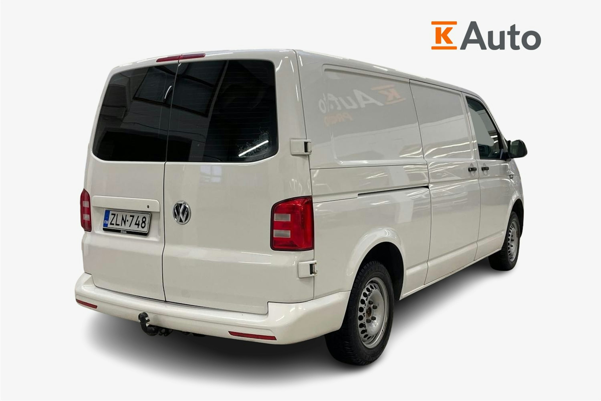 valkoinen Volkswagen Transporter 2017 kuva 2.