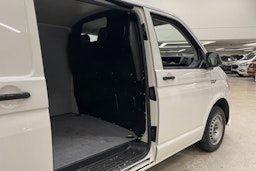 valkoinen Volkswagen Transporter 2017 kuva 13.