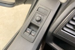valkoinen Volkswagen Transporter 2017 kuva 18.
