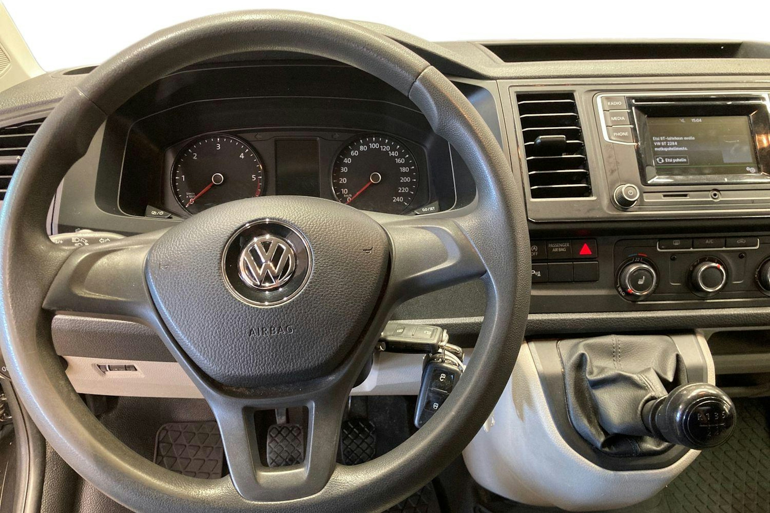 musta Volkswagen Transporter 2017 kuva 9.