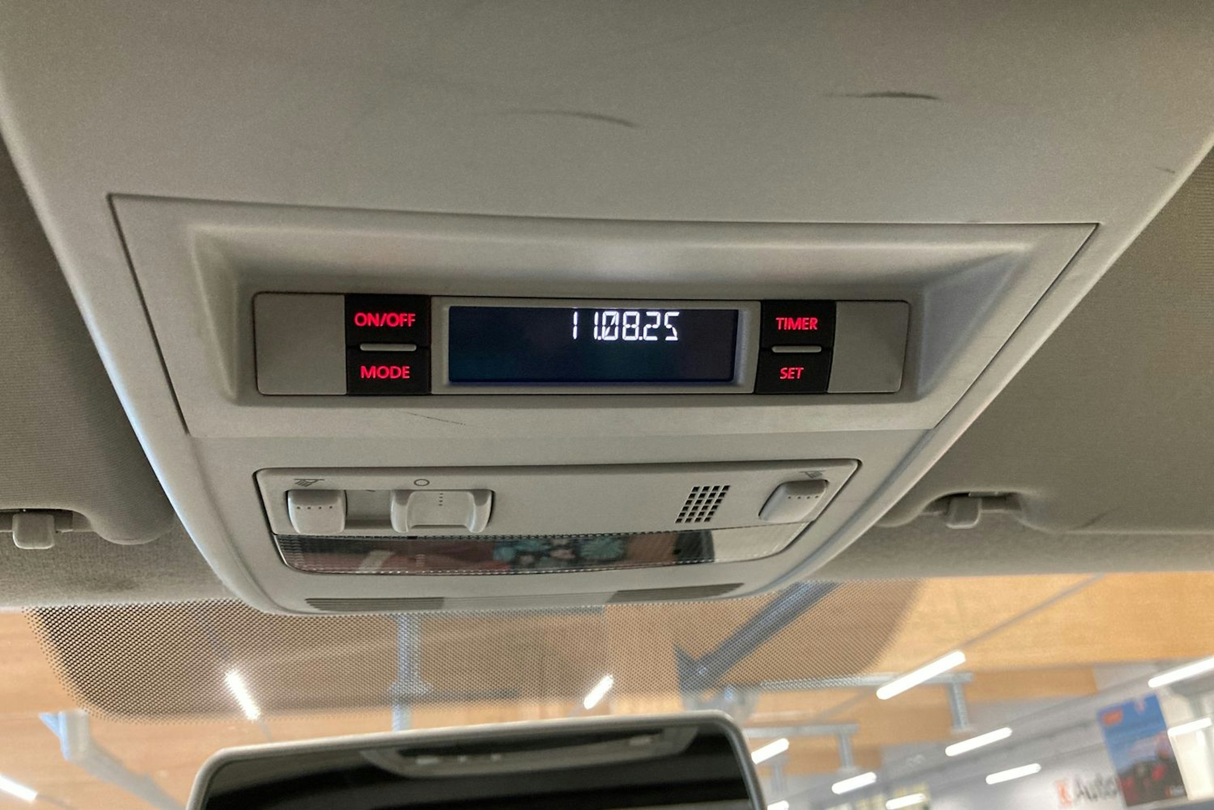 musta Volkswagen Transporter 2017 kuva 28.