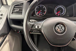 valkoinen Volkswagen Transporter 2017 kuva 11.