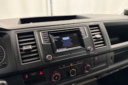 valkoinen Volkswagen Transporter 2017 kuva 20.
