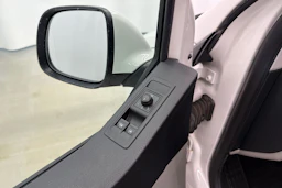 valkoinen Volkswagen Transporter 2017 kuva 24.