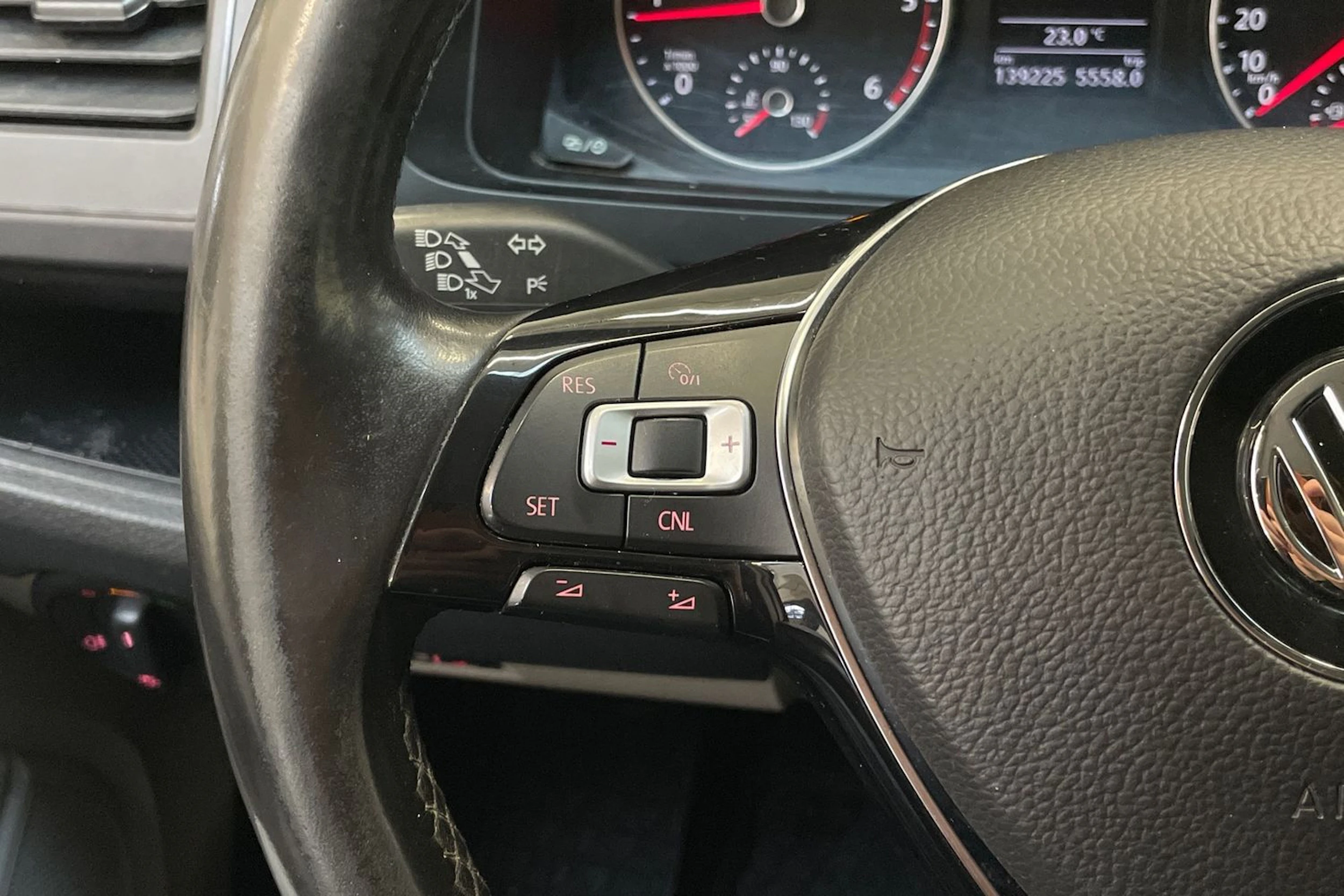 valkoinen Volkswagen Transporter 2017 kuva 17.
