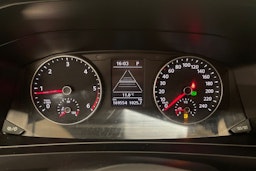 valkoinen Volkswagen Transporter 2017 kuva 22.