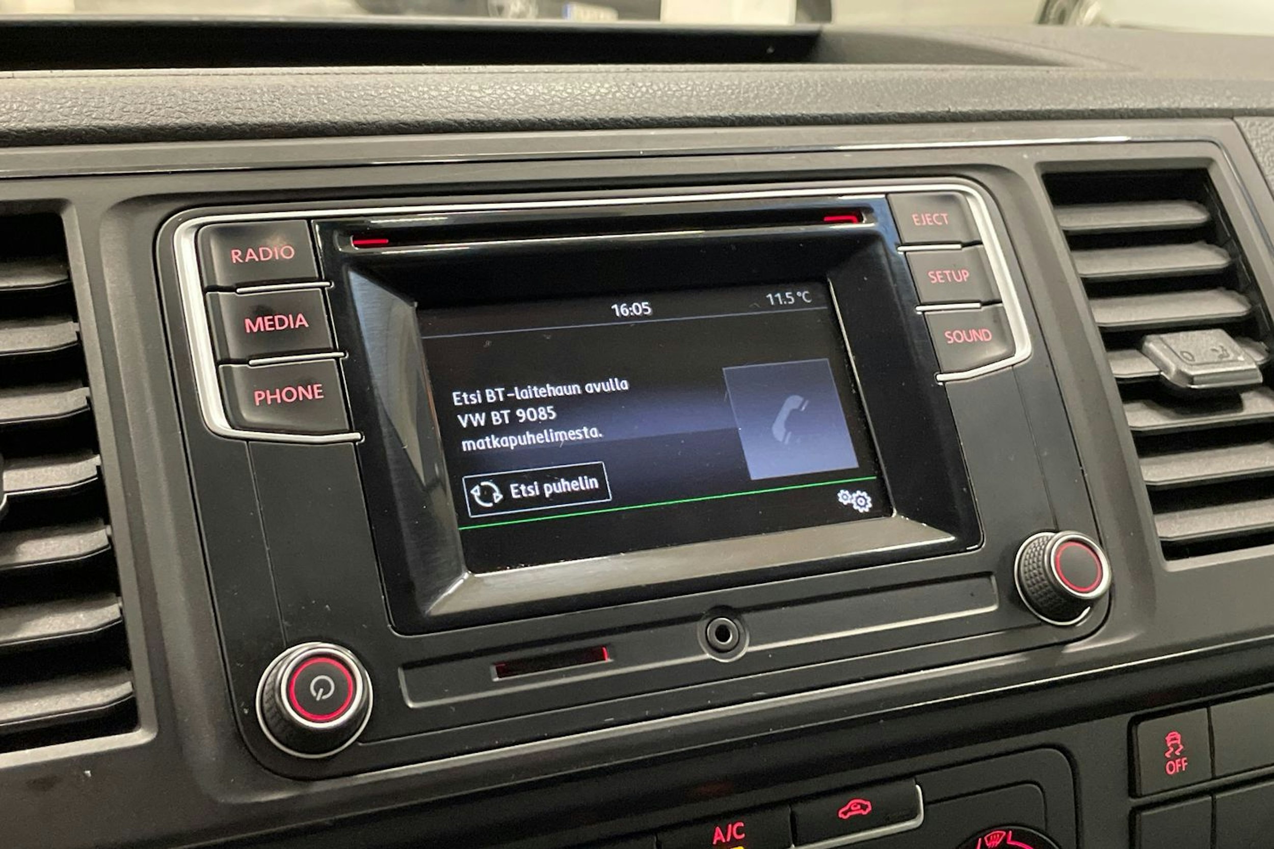 valkoinen Volkswagen Transporter 2017 kuva 25.