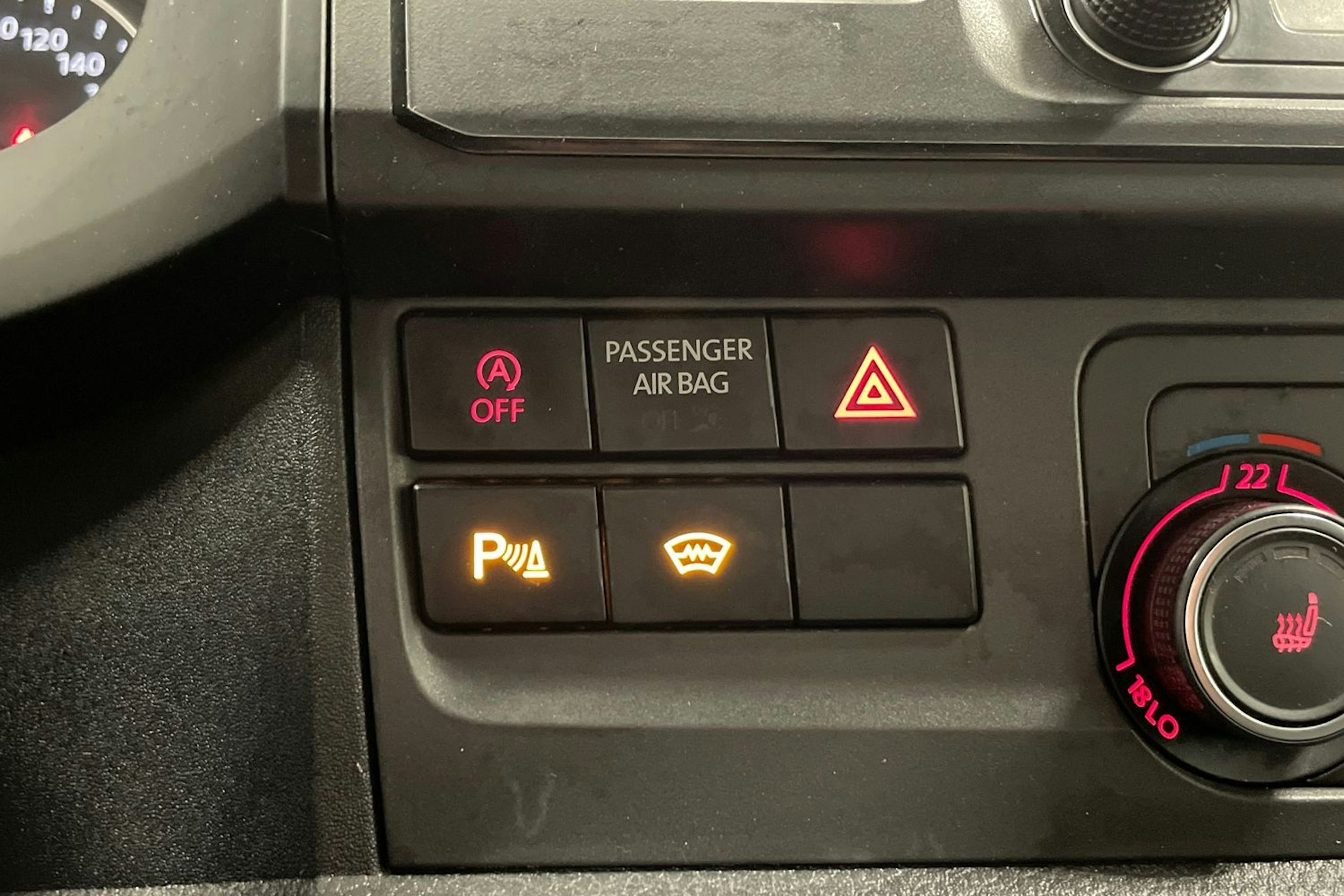 valkoinen Volkswagen Transporter 2017 kuva 28.