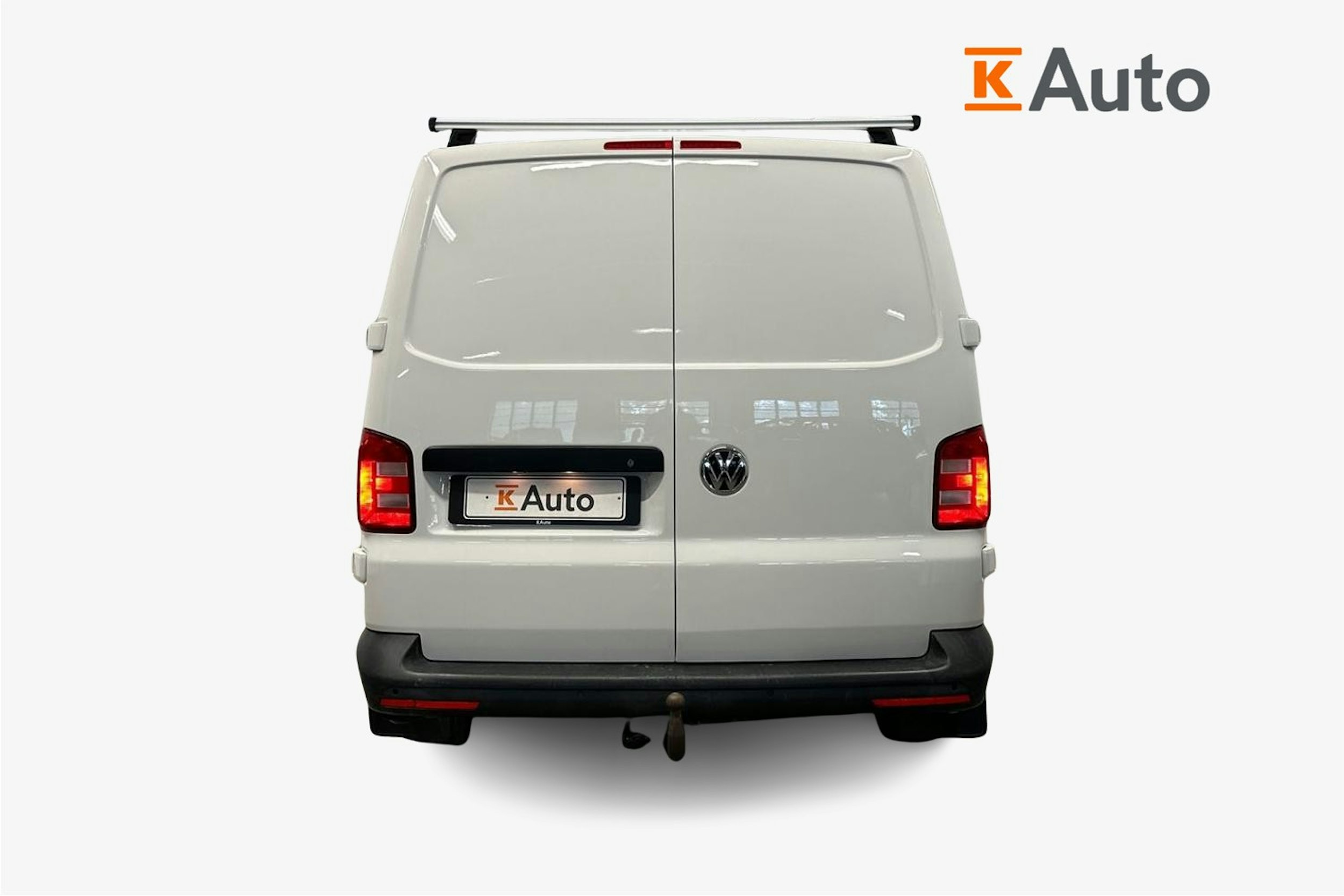 valkoinen Volkswagen Transporter 2018 kuva 3.
