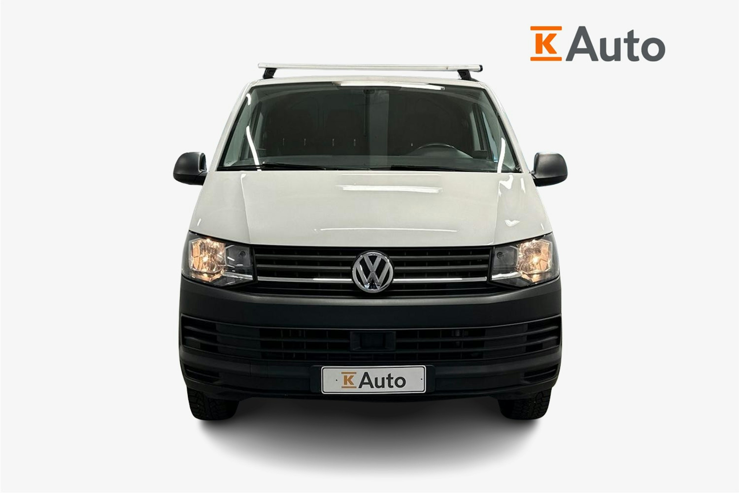 valkoinen Volkswagen Transporter 2018 kuva 4.