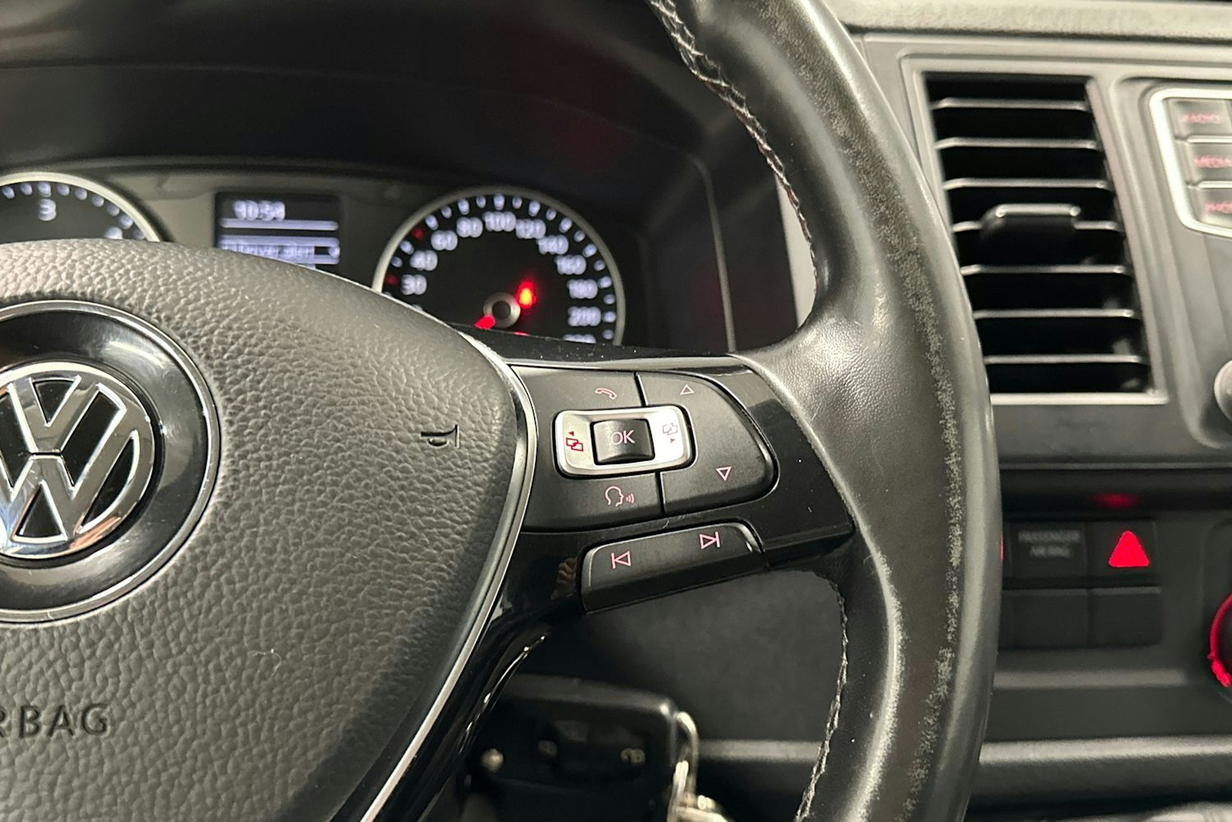 valkoinen Volkswagen Transporter 2018 kuva 11.