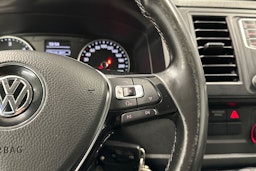 valkoinen Volkswagen Transporter 2018 kuva 11.