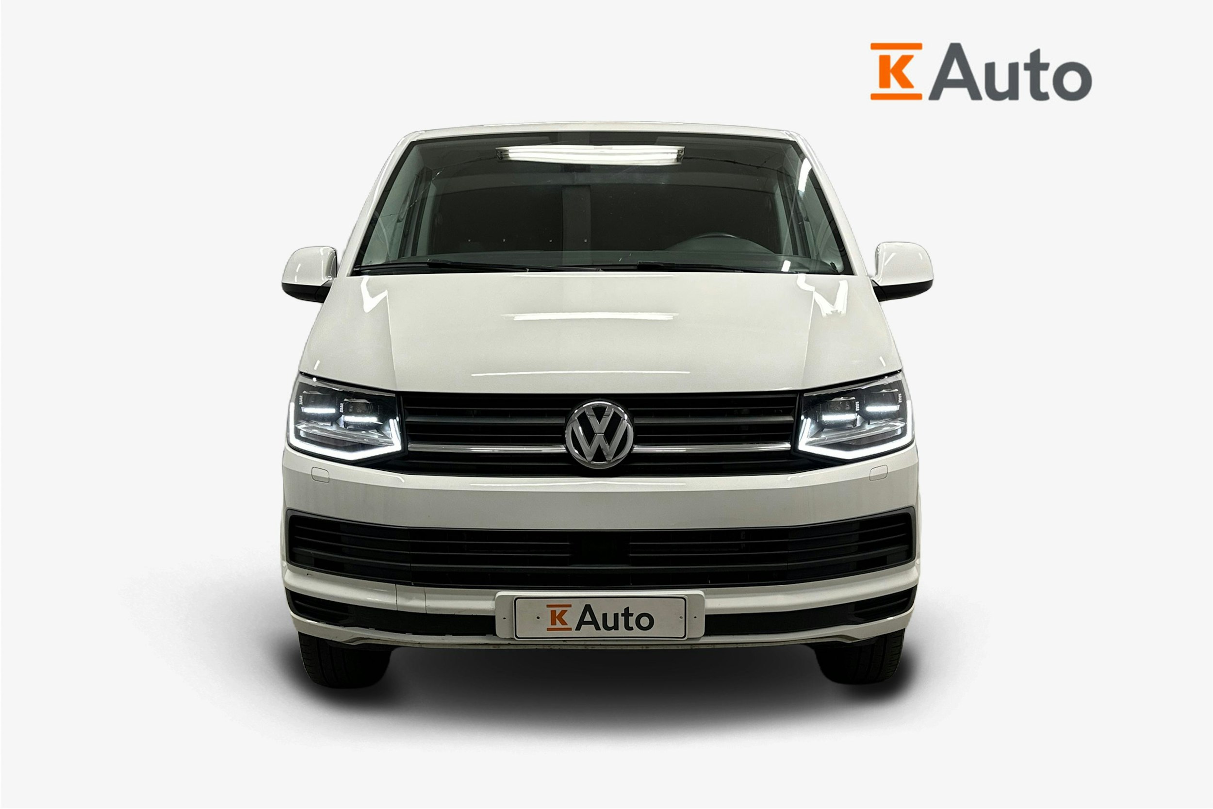 valkoinen Volkswagen Transporter 2018 kuva 4.