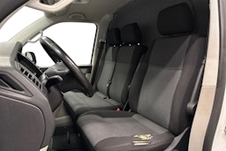 valkoinen Volkswagen Transporter 2018 kuva 8.