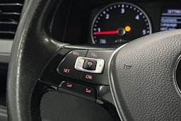 valkoinen Volkswagen Transporter 2018 kuva 15.