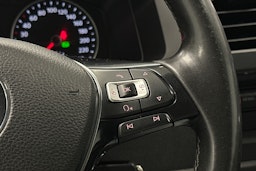valkoinen Volkswagen Transporter 2018 kuva 16.