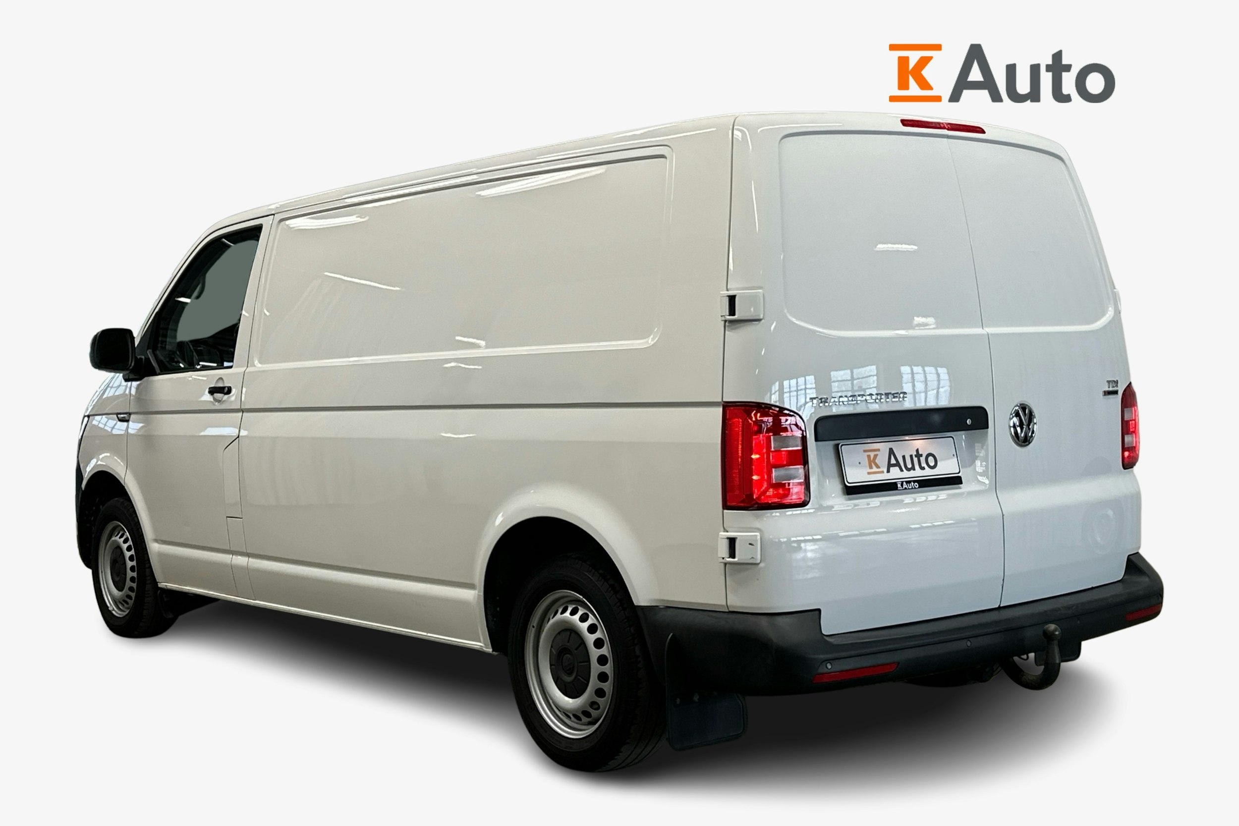 valkoinen Volkswagen Transporter 2018 kuva 2.