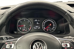 valkoinen Volkswagen Transporter 2018 kuva 10.