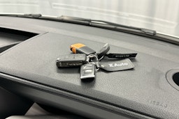 valkoinen Volkswagen Transporter 2018 kuva 21.