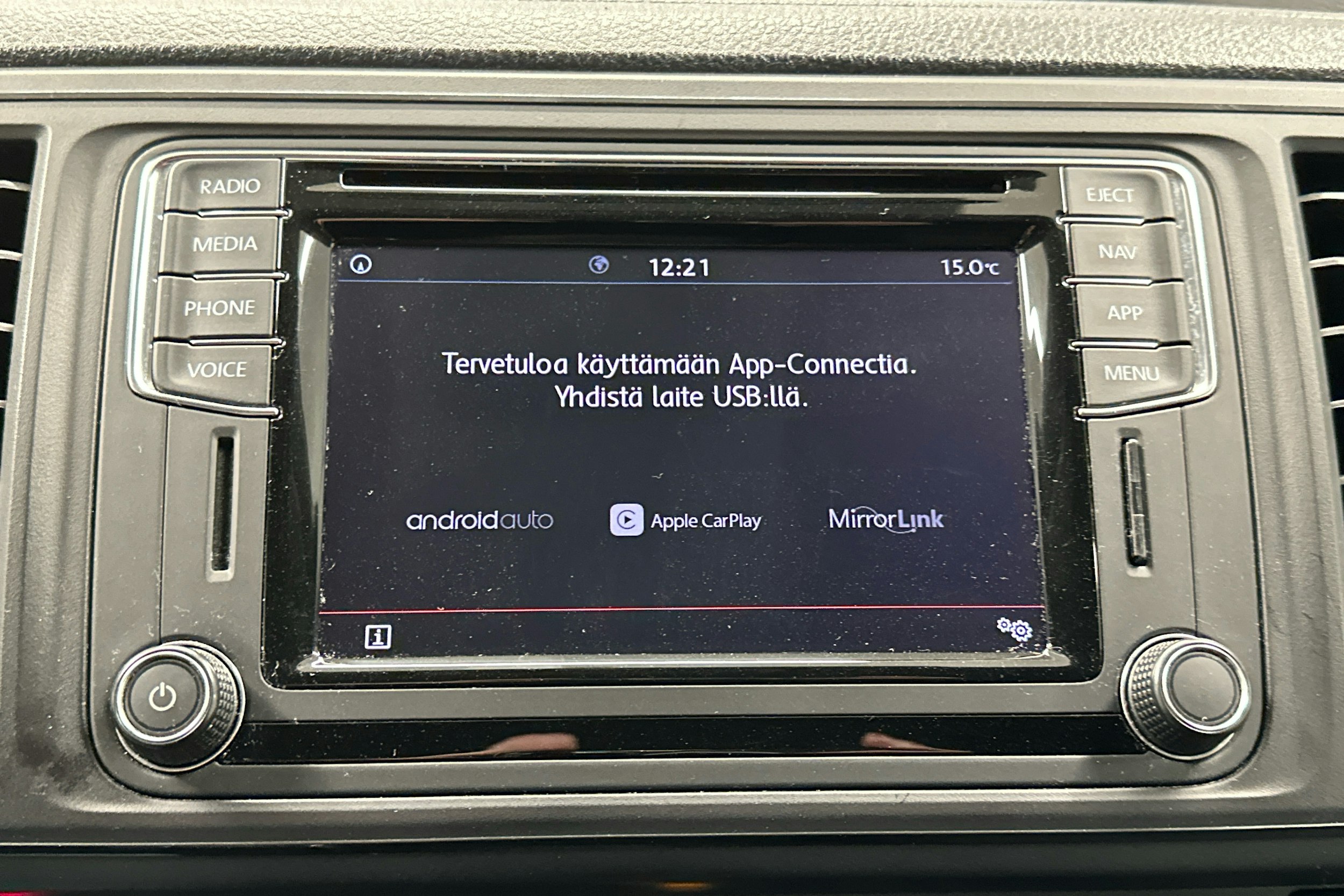 valkoinen Volkswagen Transporter 2018 kuva 11.