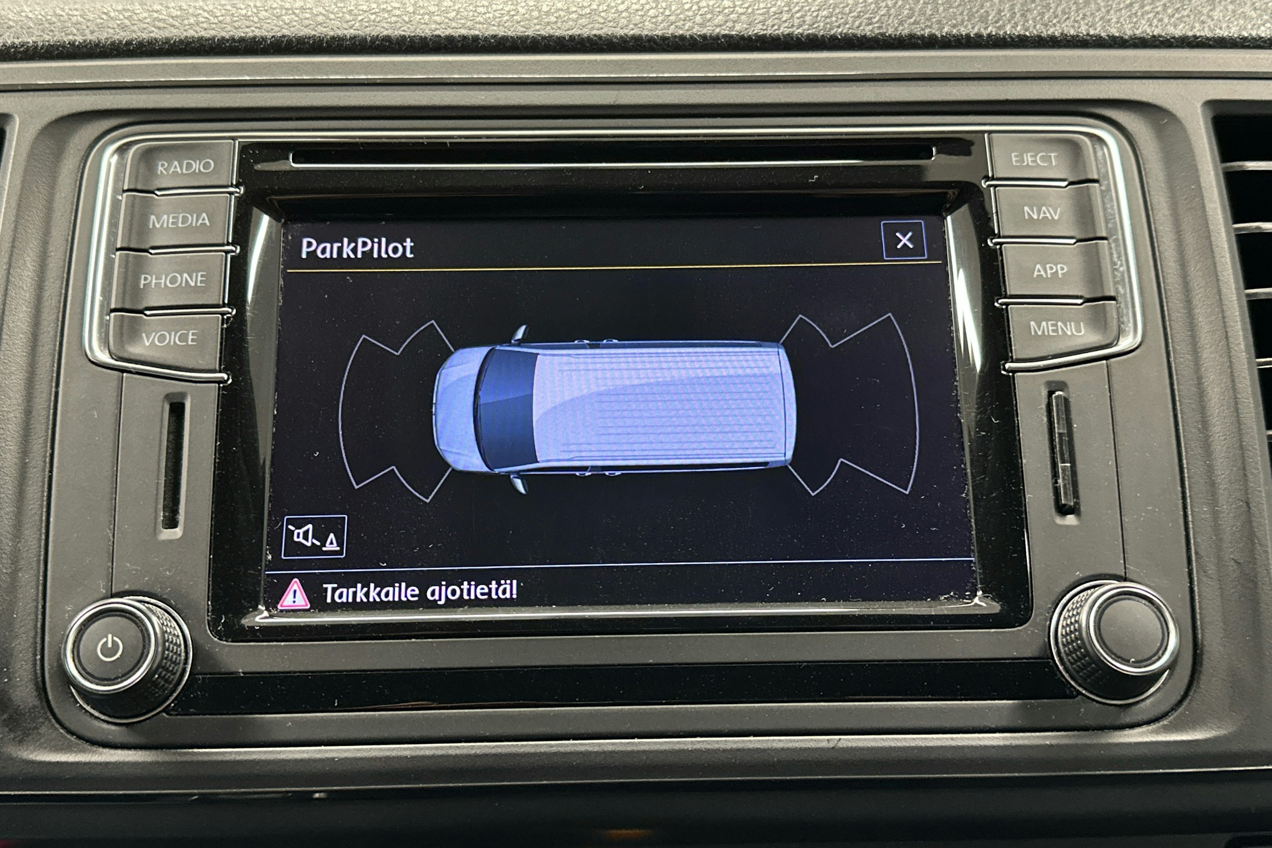 valkoinen Volkswagen Transporter 2018 kuva 13.