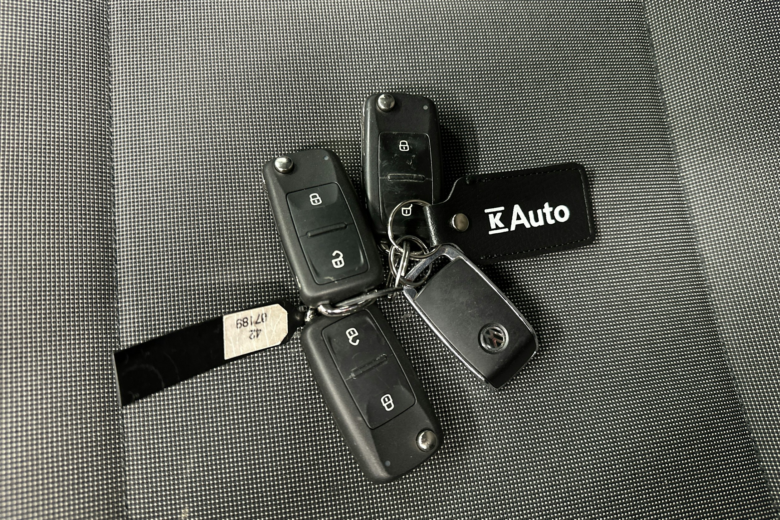 valkoinen Volkswagen Transporter 2018 kuva 21.