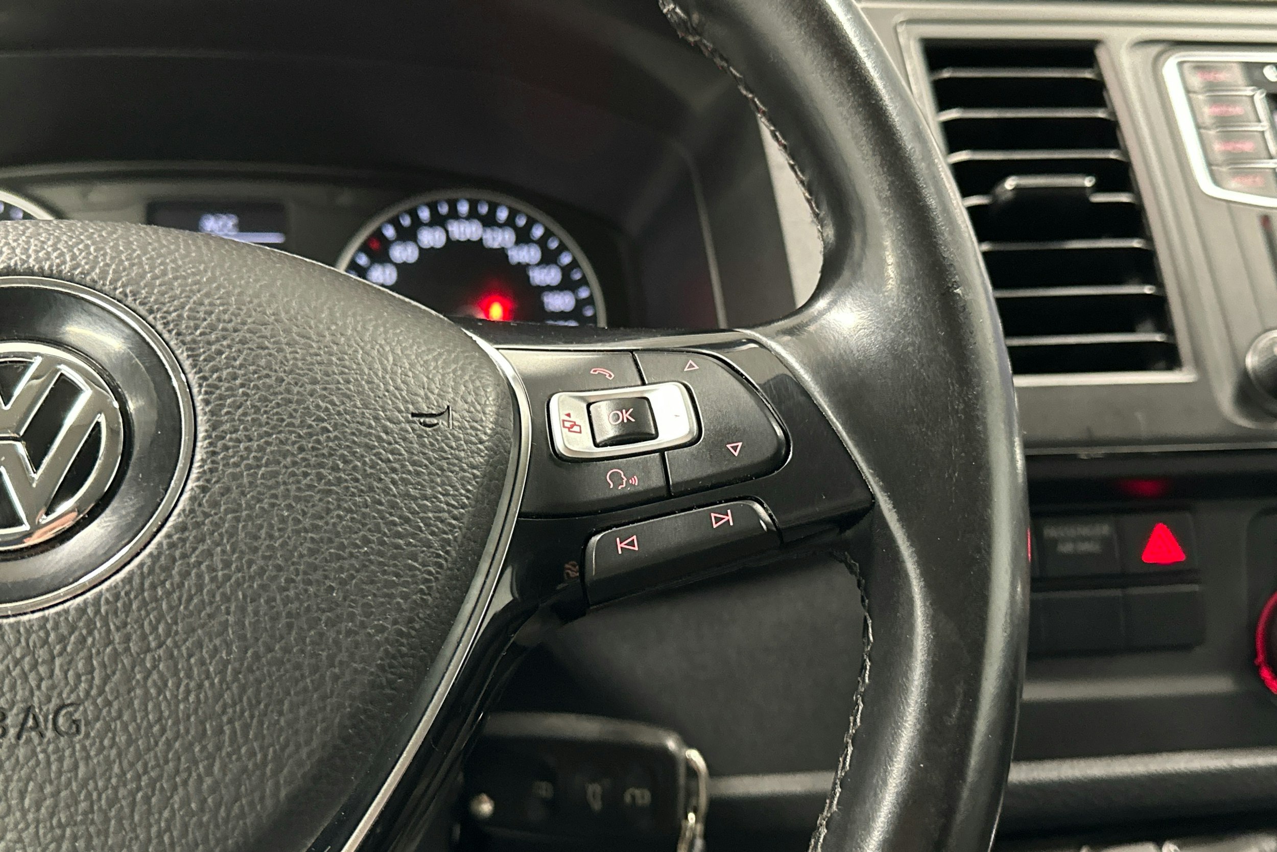 hopea Volkswagen Transporter 2018 kuva 8.